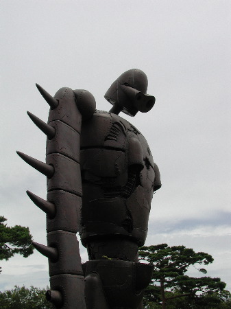 13 - Robot Statue